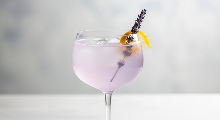 What Is a Lavender Prosecco Smash and Why It’s Taking Summer Parties by Storm