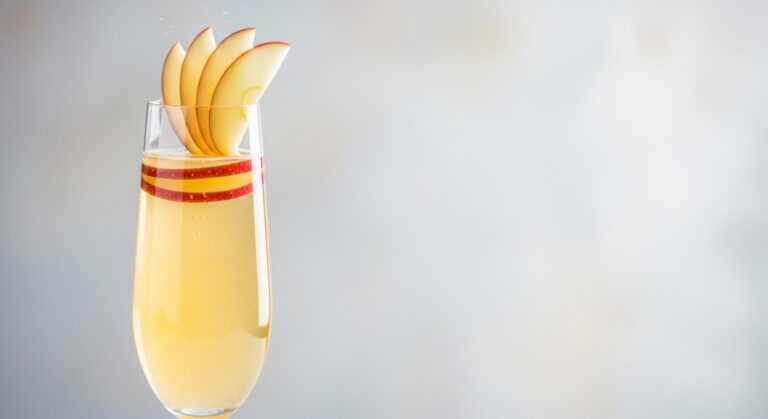 Apple Moscato Mimosa: A Refreshing Sparkling Cocktail That’s Perfect for Any Occasion
