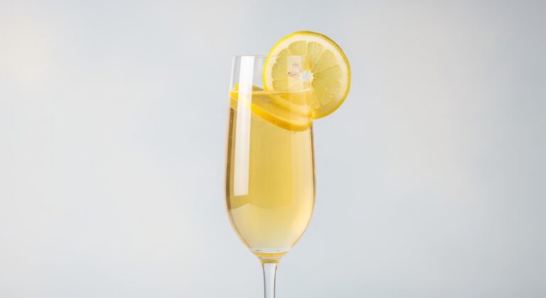 Discover the Effortless Elegance of a Lemon Pinot Grigio Mimosa