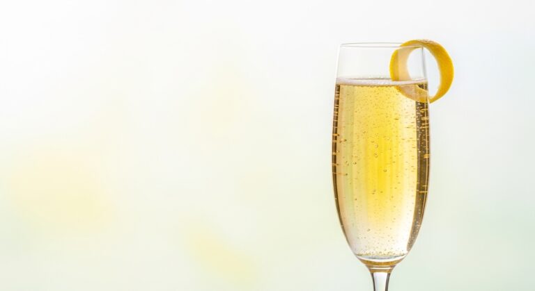 The Perfect Lemon Moscato Mimosa: A Refreshing Sparkling Cocktail Recipe