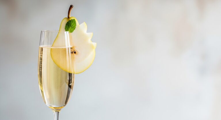 Pear Champagne Spritz: A Refreshing, Elegant Cocktail Perfect for Any Occasion