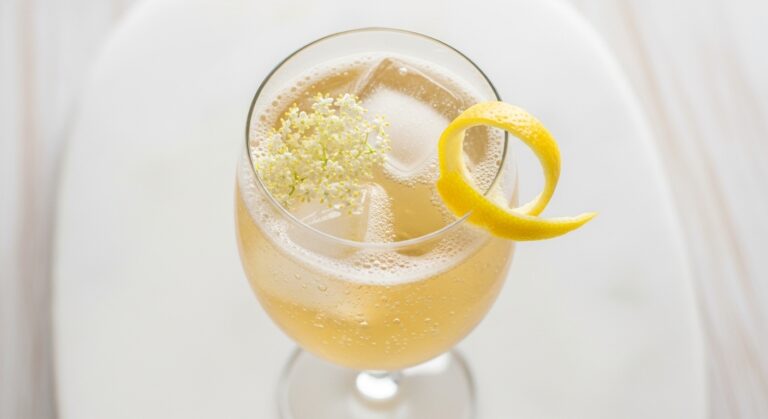 Elderflower Moscato Spritz: The Effervescent Summer Sipper Taking North America by Storm