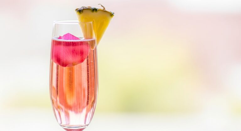 The Ultimate Guide to Making a Pineapple Rosé Mimosa: Effortless, Sparkling, and Perfect for Any Occasion