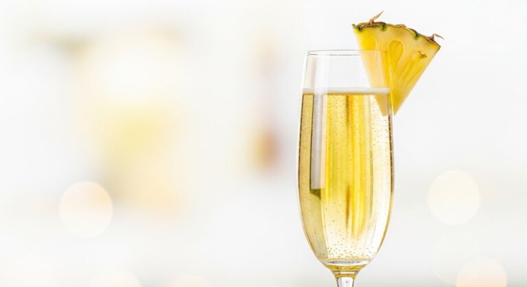 Pineapple Prosecco Mimosa: The Refreshing Brunch Cocktail Taking Social Media by Storm