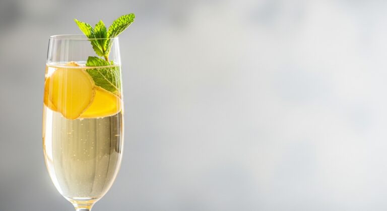 Ginger Champagne Spritz: The Sparkling Cocktail That’s Taking Summer by Storm