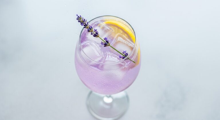 Lavender Prosecco Spritz: A Floral, Effervescent Cocktail That’ll Transport You to a Parisian Garden