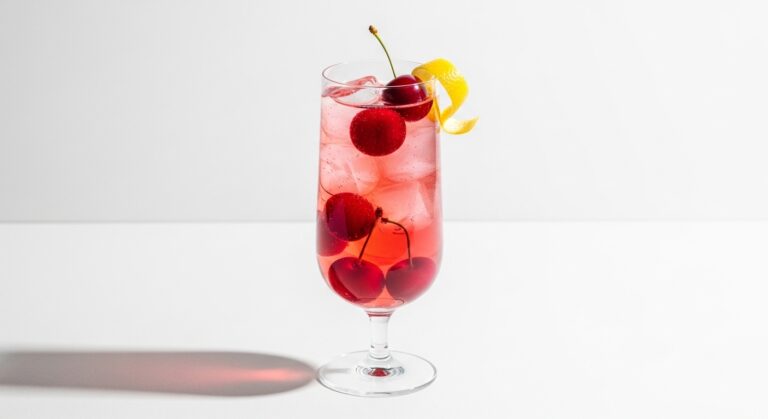 Cherry Pinot Grigio Spritz: The Effervescent Summer Cocktail You’ve Been Waiting For