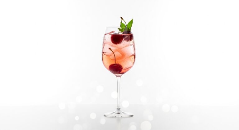 The Ultimate Cherry Sauvignon Blanc Spritz: A Refreshing Summer Cocktail You’ll Crave All Season