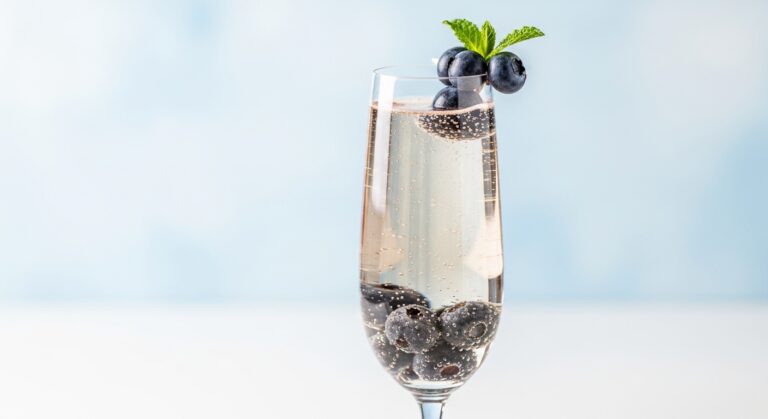 Blueberry Moscato Mimosa: The Sweet, Sparkling Brunch Cocktail Taking the Internet by Storm
