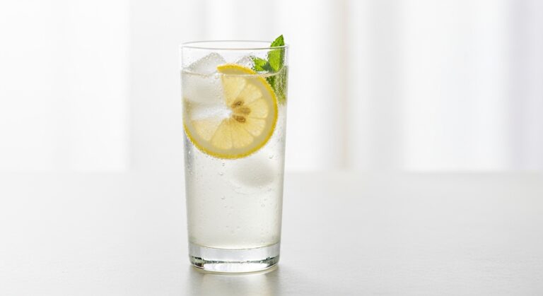 The Ultimate Lemon Prosecco Smash: A Refreshing Sparkling Cocktail You Need to Try