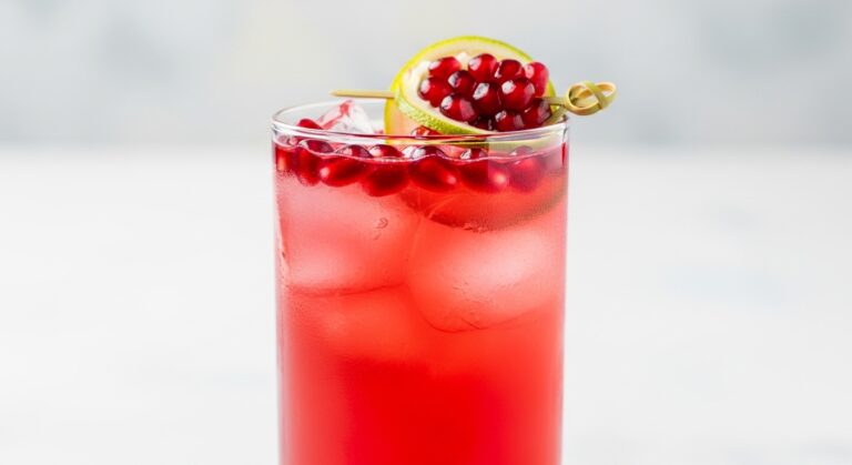 Pomegranate Riesling Smash: A Refreshing, Sparkling Cocktail That Packs a Punch