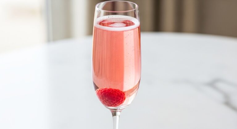 The Raspberry Champagne Mimosa: A Sparkling, Sweet, and Effervescent Cocktail That’s Perfect for Celebrations
