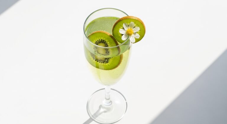 The Perfect Kiwi Sauvignon Blanc Mimosa: A Refreshing, Zesty Sparkling Cocktail