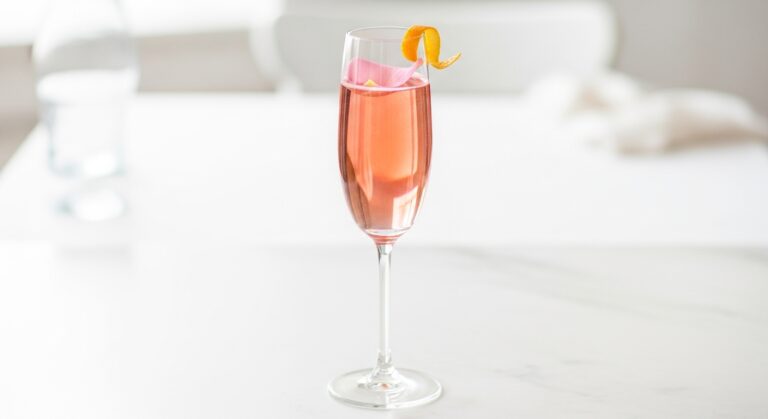 The Perfect Rose Riesling Mimosa: A Refreshing Sparkling Cocktail for Any Occasion