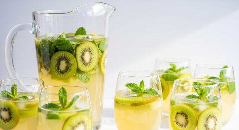 Kiwi Prosecco Sangria: A Refreshing Summer Sipper That’ll Make You Feel Like You’re on a Mediterranean Vacation