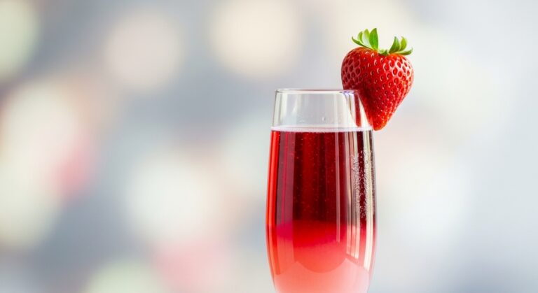 Strawberry Pinot Noir Mimosa: A Refreshing Twist on a Classic Brunch Favorite