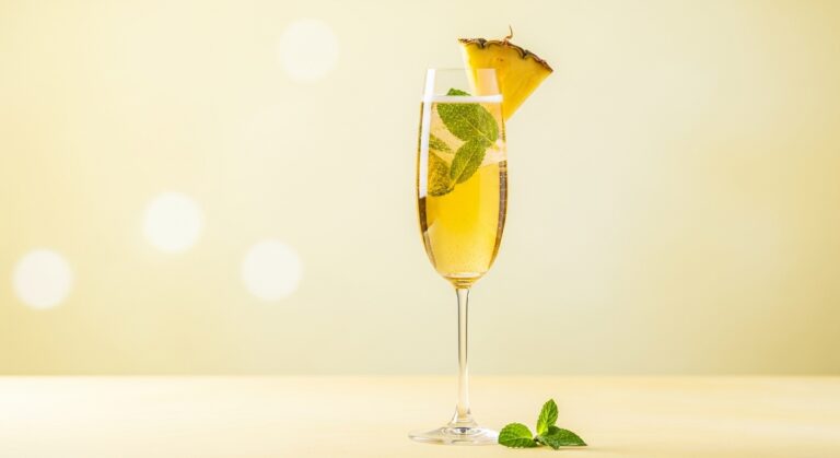 Pineapple Champagne Spritz: The Effervescent Cocktail You Need This Summer