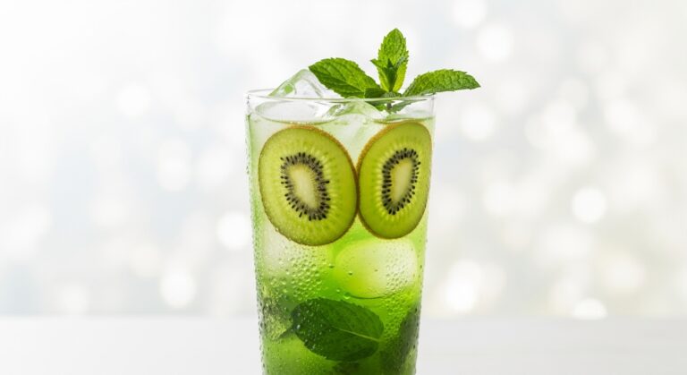 The Ultimate Guide to the Kiwi Prosecco Smash: A Refreshing, Effervescent Cocktail That’s Perfect for Summer