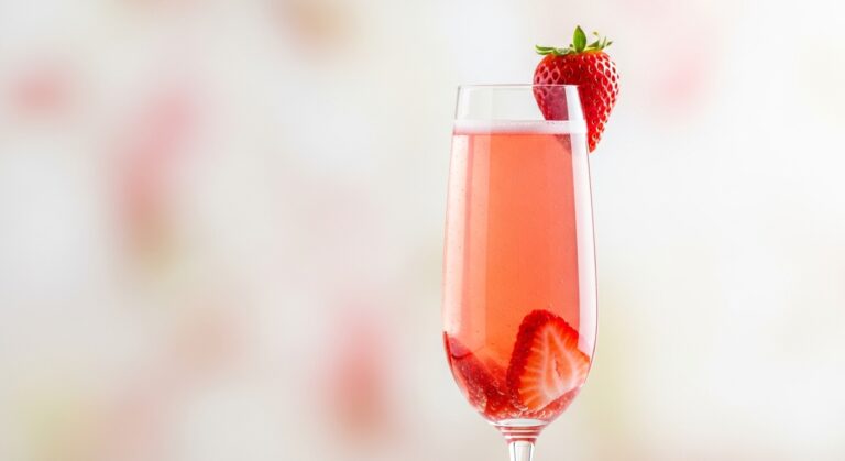 The Perfect Spring Mimosa: A Refreshing Strawberry Sauvignon Blanc Mimosa