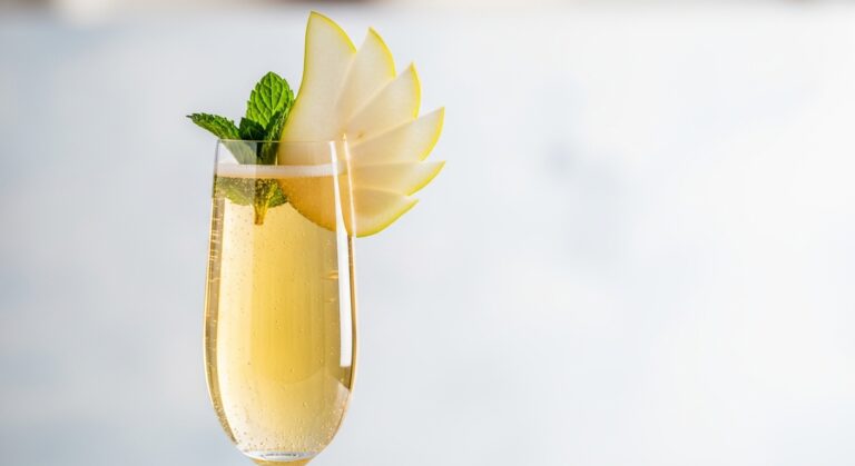 Pear Prosecco Mimosa: A Sparkling, Sweet, and Effervescent Brunch Favorite